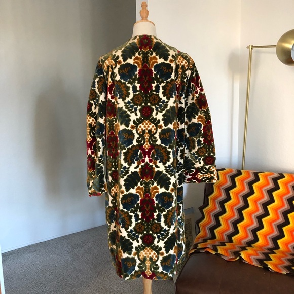 SOLD Vintage 1960s Velour Floral Gorgeous Coat - Picture 2 of 12